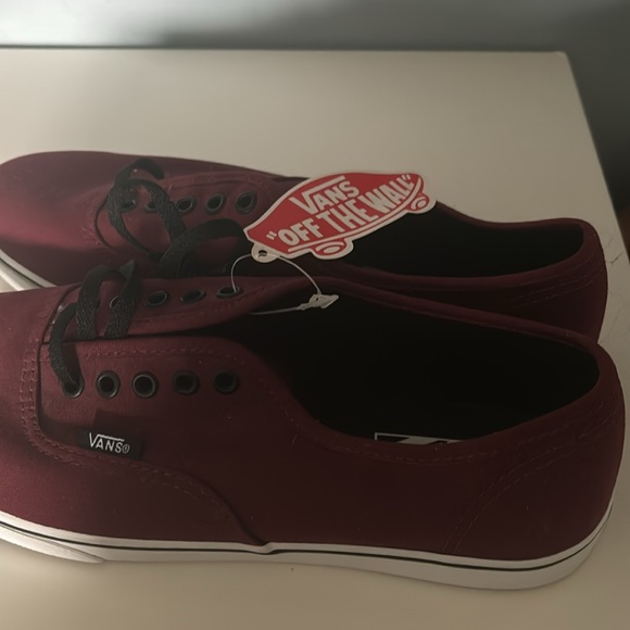 NWT unworn maroon vans - Picture 2 of 4